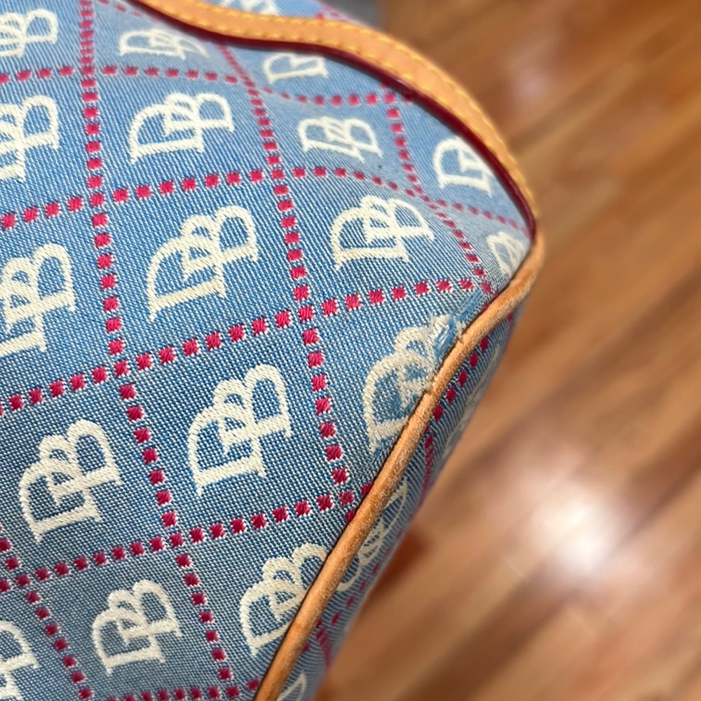 GUC beautiful Dooney & Bourke Handbag 👜 - Picture 6 of 17